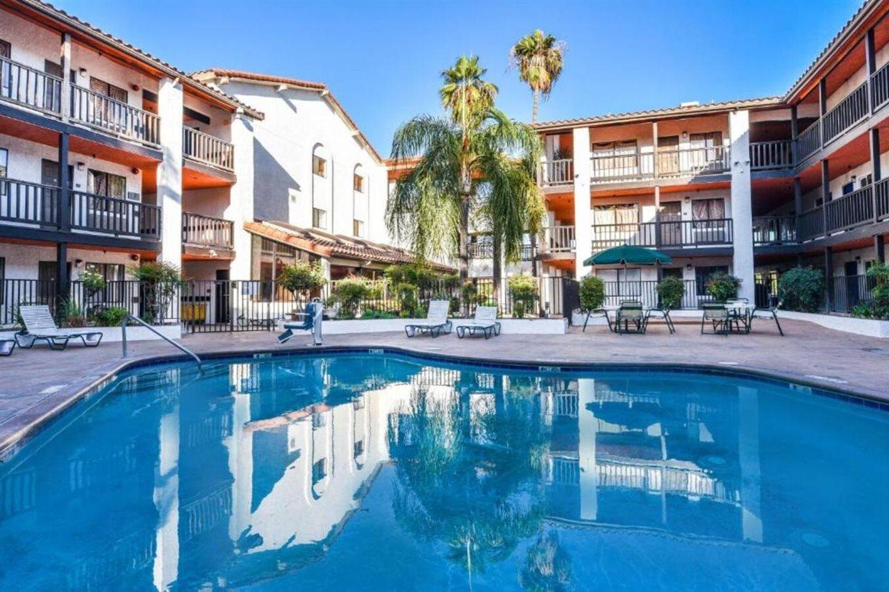 Motel 6 Ontario Ca Convention Center Airport Εξωτερικό φωτογραφία