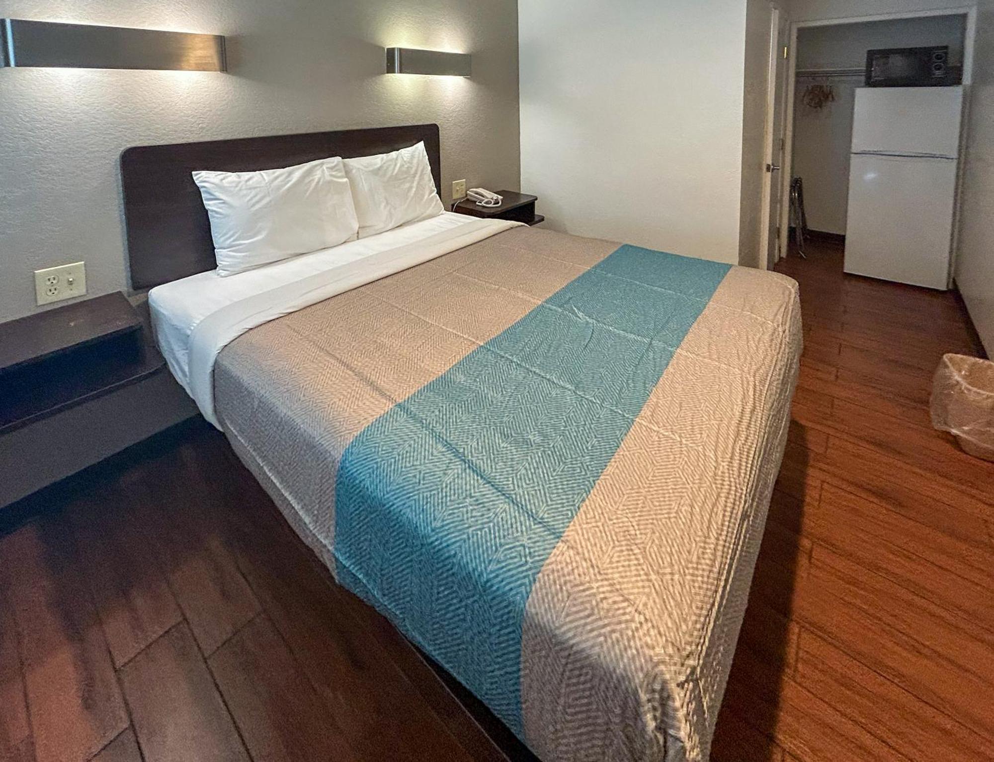 Motel 6 Ontario Ca Convention Center Airport Εξωτερικό φωτογραφία