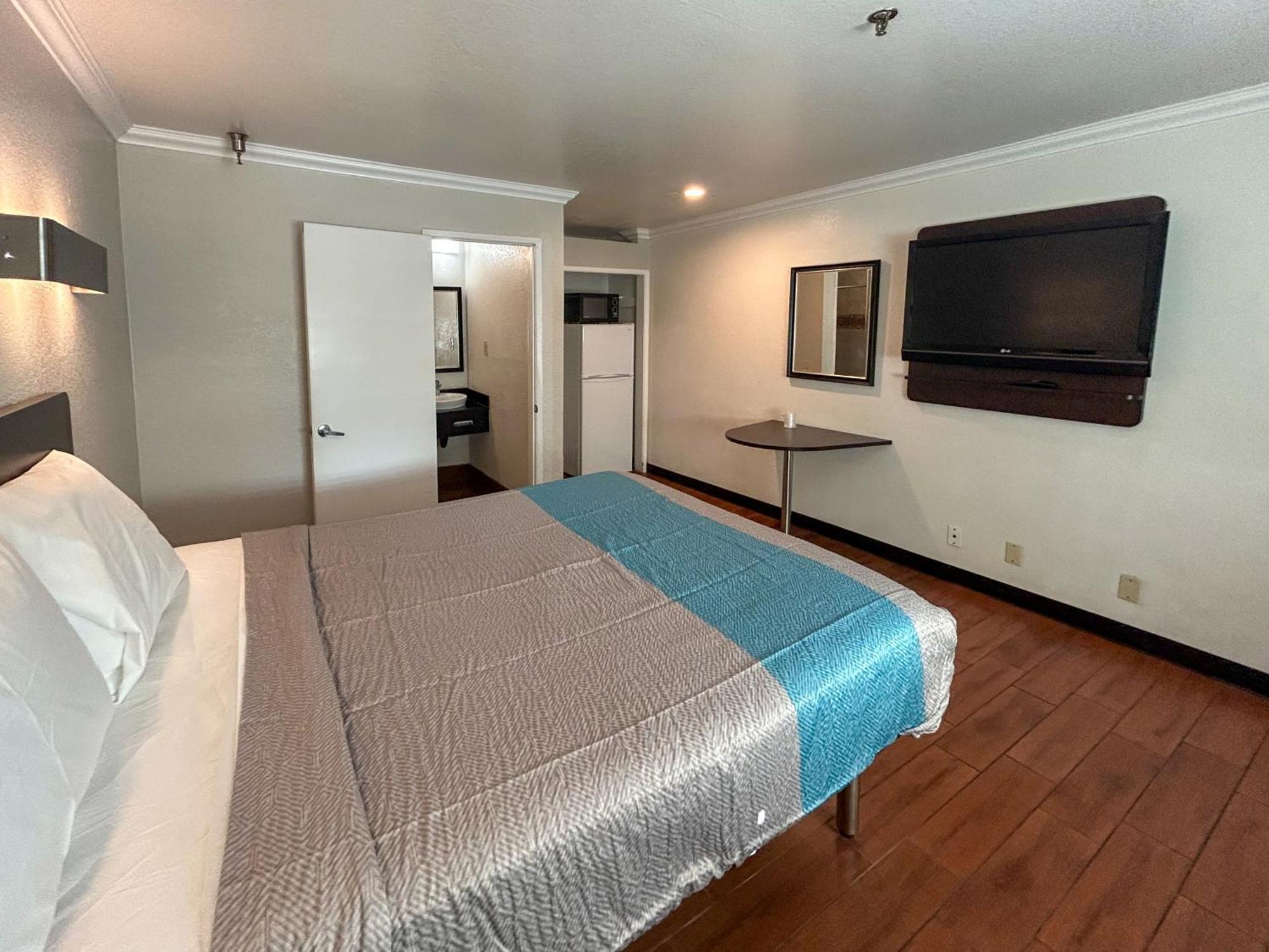 Motel 6 Ontario Ca Convention Center Airport Εξωτερικό φωτογραφία