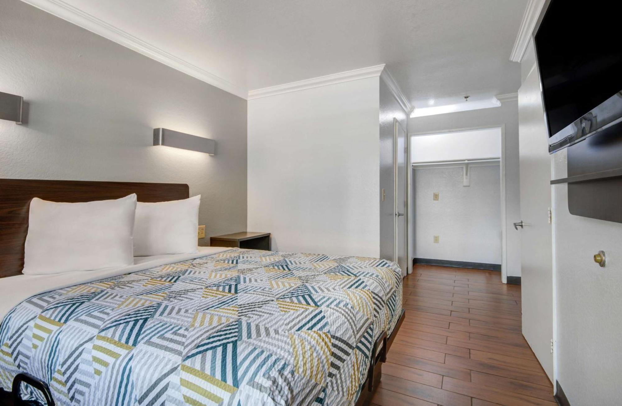 Motel 6 Ontario Ca Convention Center Airport Εξωτερικό φωτογραφία