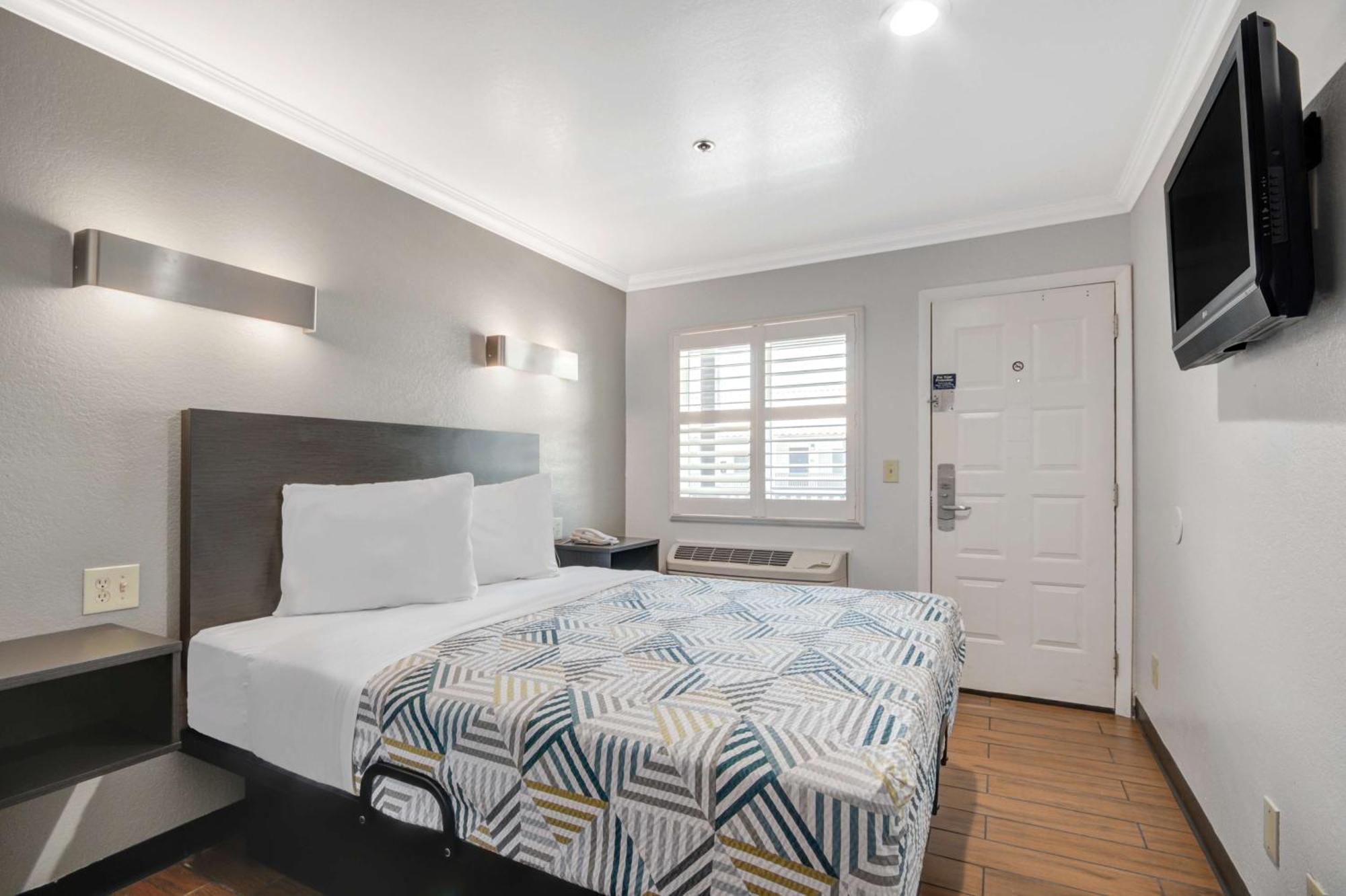 Motel 6 Ontario Ca Convention Center Airport Εξωτερικό φωτογραφία