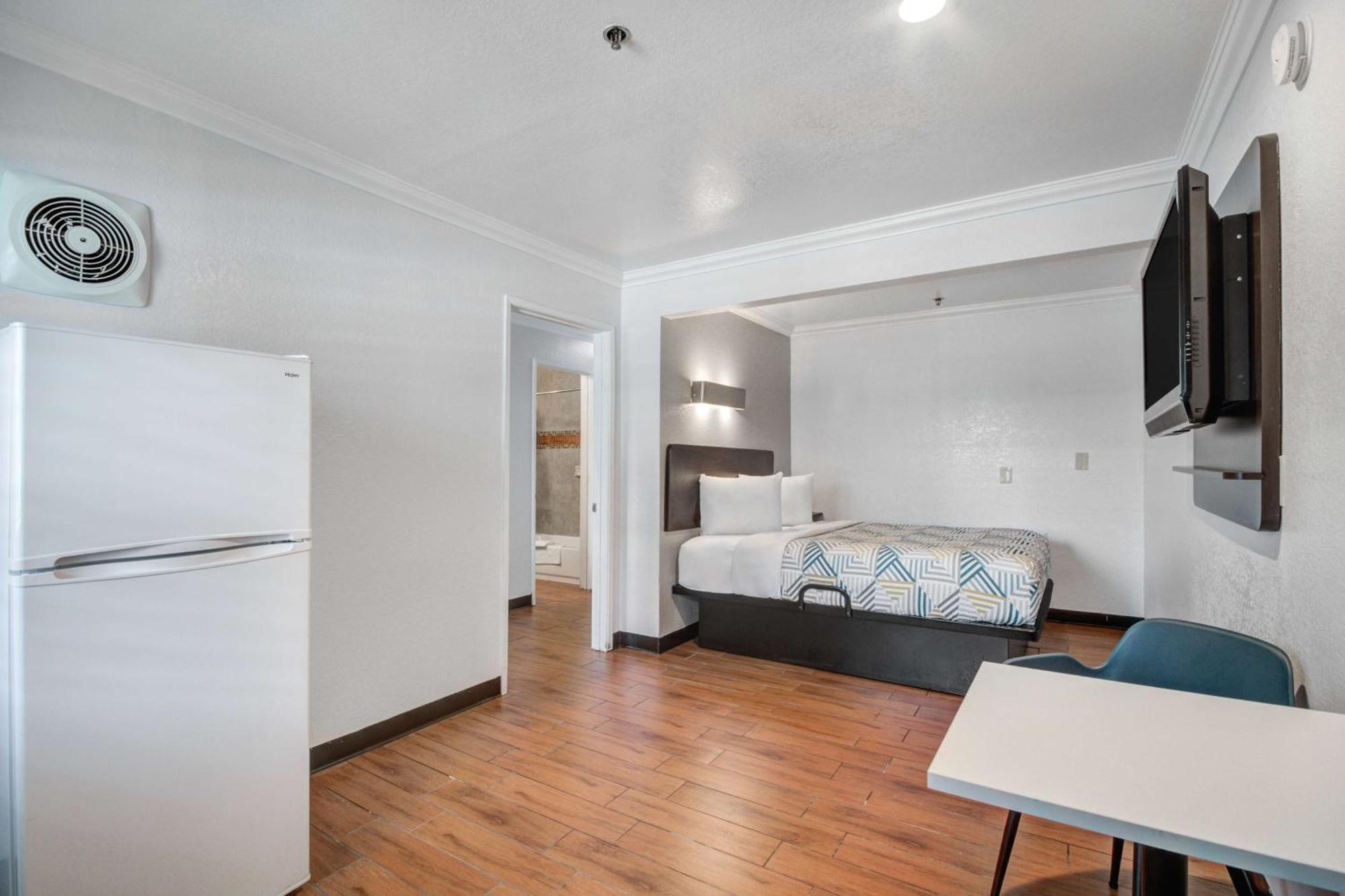 Motel 6 Ontario Ca Convention Center Airport Εξωτερικό φωτογραφία