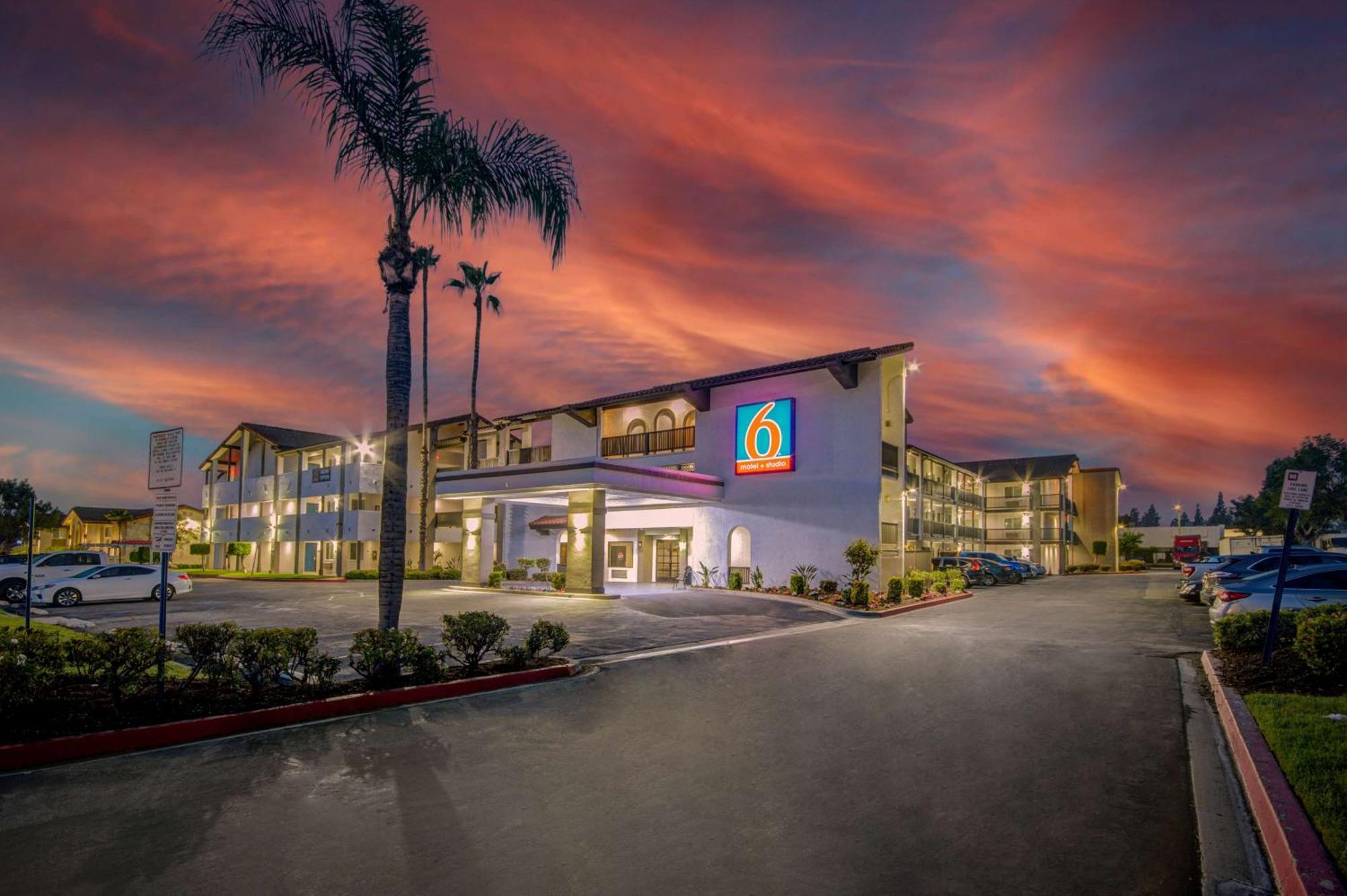 Motel 6 Ontario Ca Convention Center Airport Εξωτερικό φωτογραφία