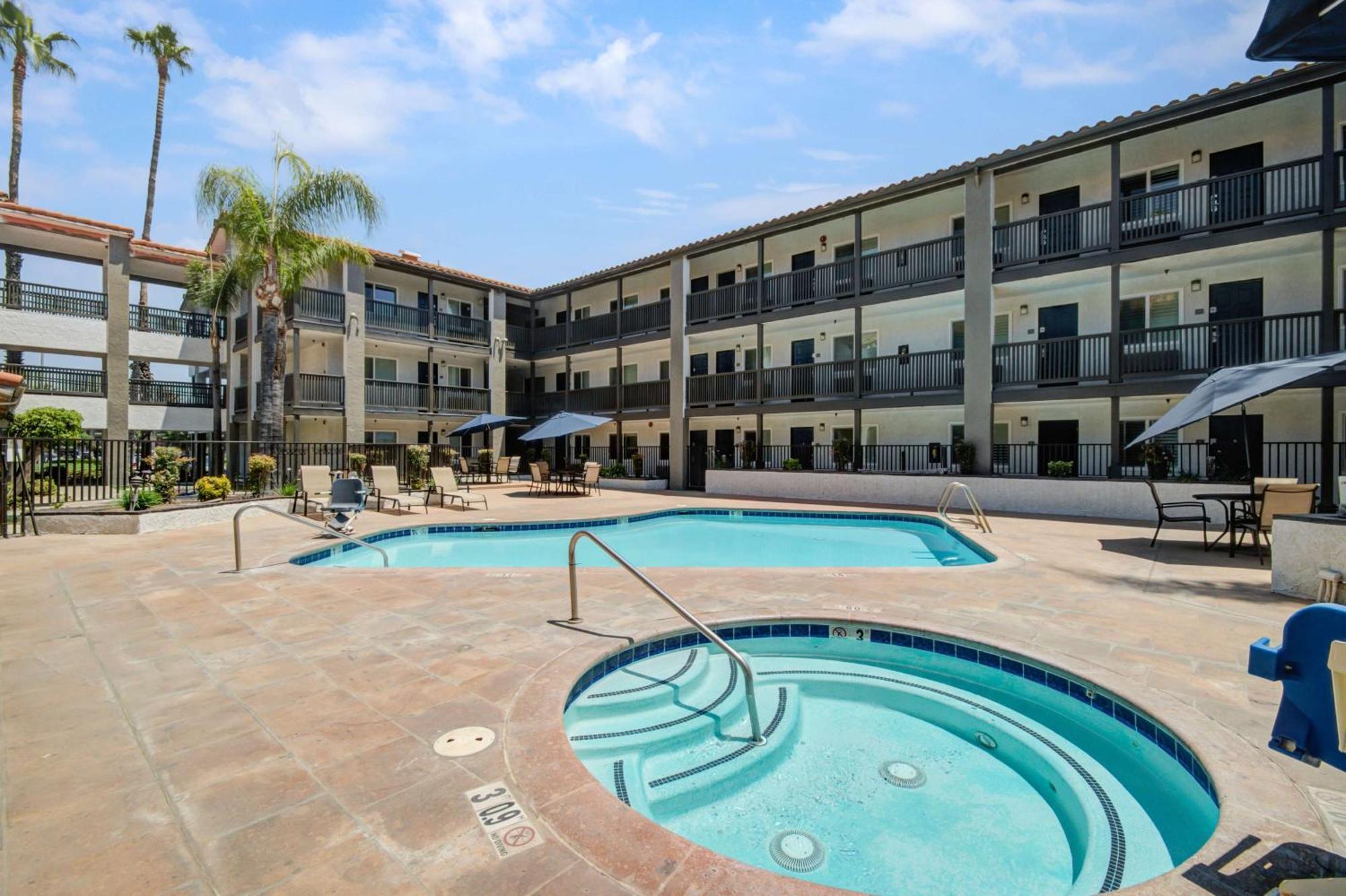 Motel 6 Ontario Ca Convention Center Airport Εξωτερικό φωτογραφία